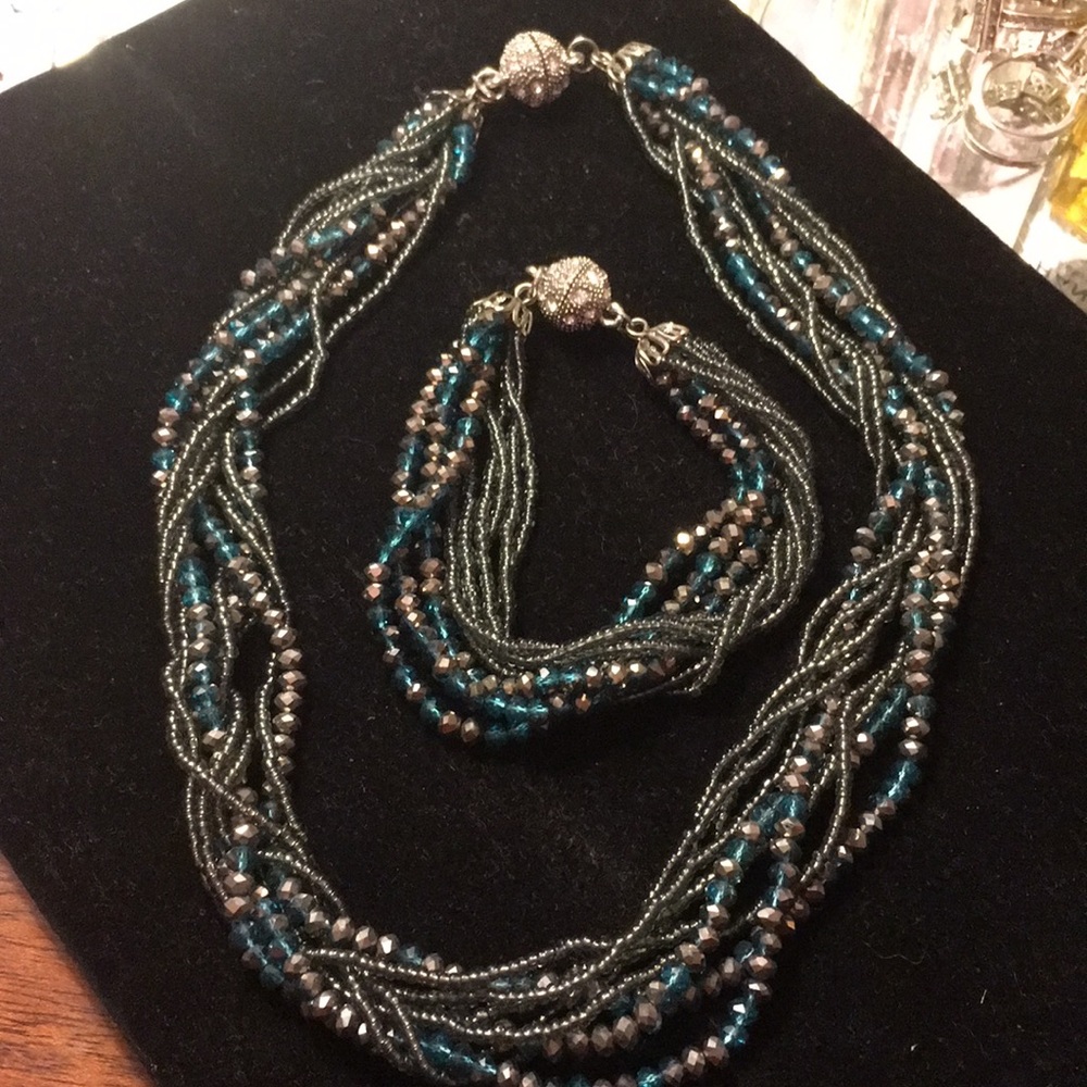 Necklace and Bracelet Set - PD Beautiful!
